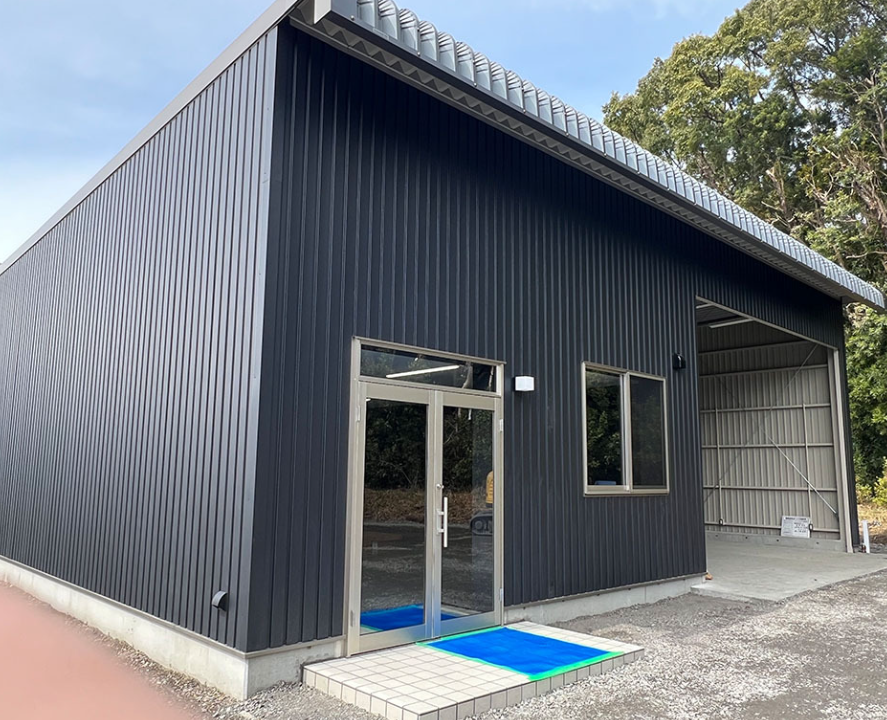 自動車整備工場兼事務所